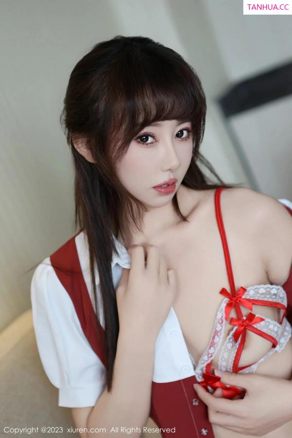   [XiuRen]高清写真图 2023.12.22 No.7851 金tiao 制服美腿第45张图片